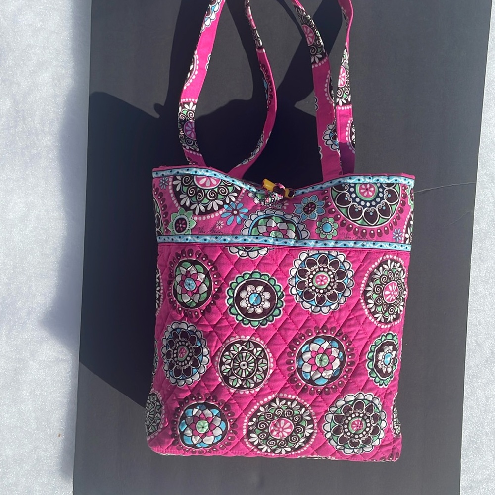 Vera Bradley tote bag with solid removal bottom. Like new, no smells or odors.